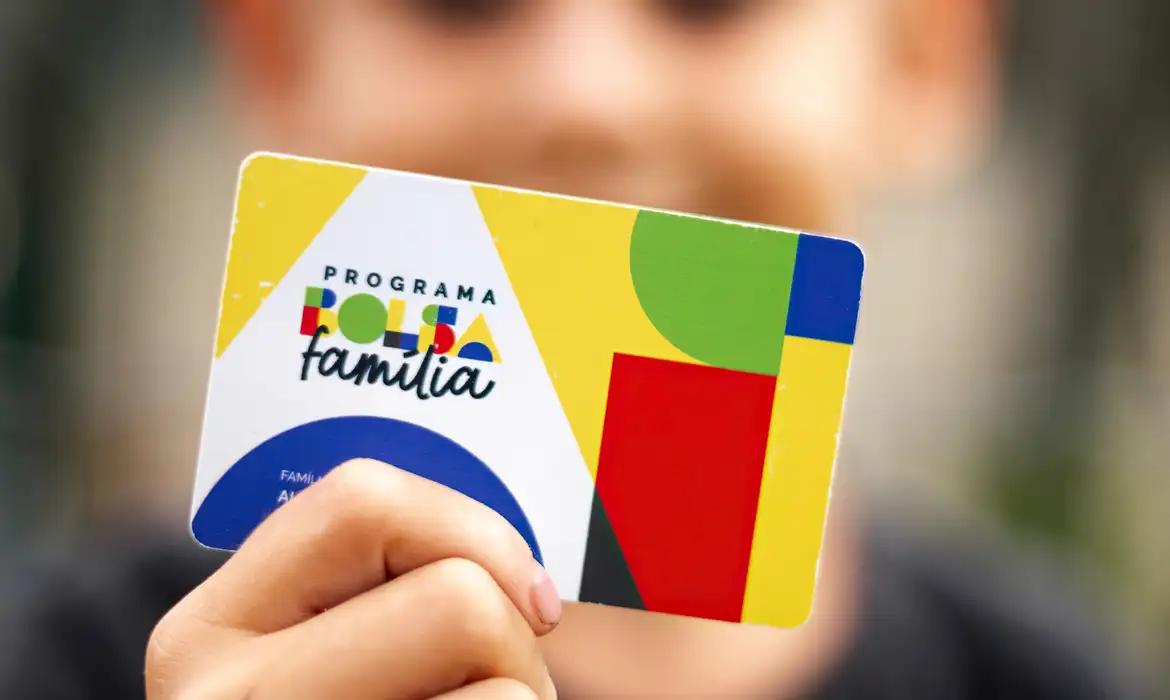 Caixa paga nesta quarta parcela do Bolsa Família para beneficiários com NIS final 3