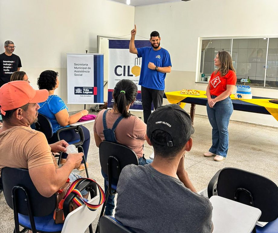 Celebrando 6 anos da Central de Libras com café da manhã inclusivo.
