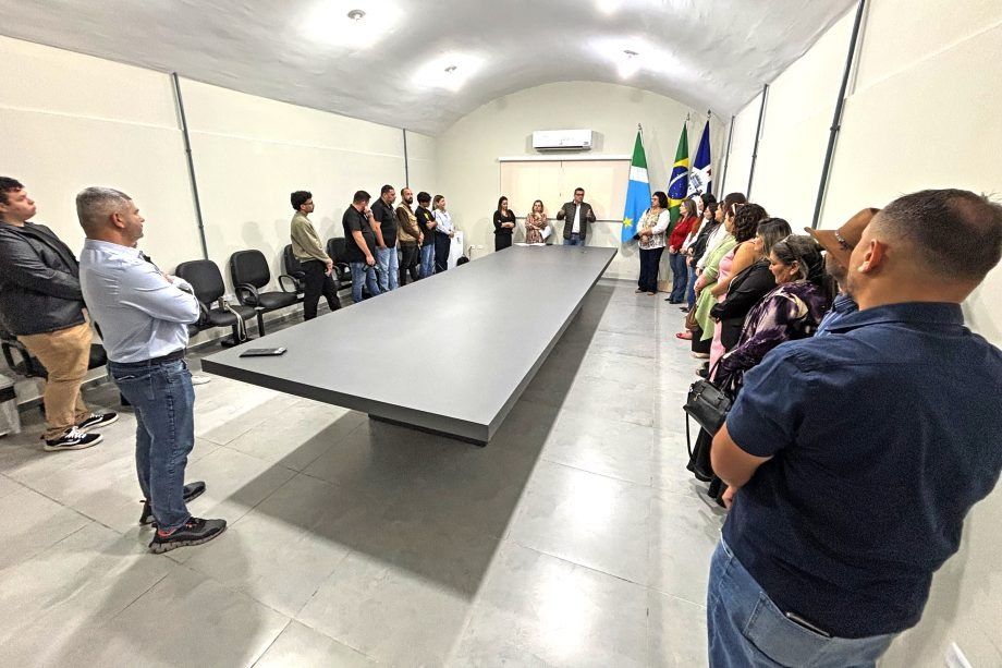 Prefeito Cassiano Maia empossa Conselho de Habitação de Três Lagoas.