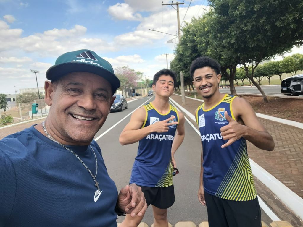 Atletas de Araçatuba celebram vitória no atletismo dos Jogos Regionais.