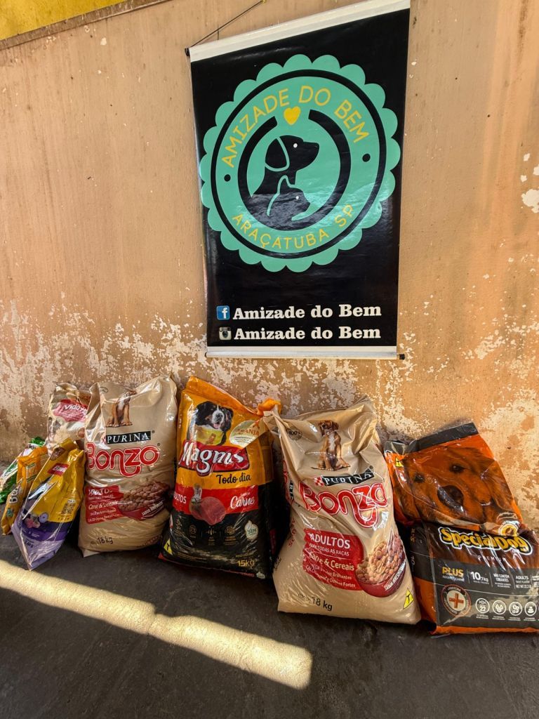 Presidente do FSS entrega rações a ONGs de Araçatuba, apoio a animais.