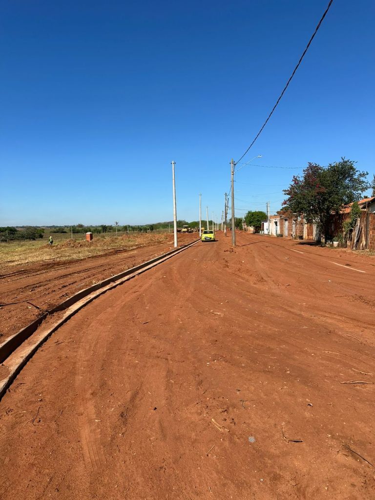 Obras no Bairro Engenheiro Taveira avançam para pavimentação