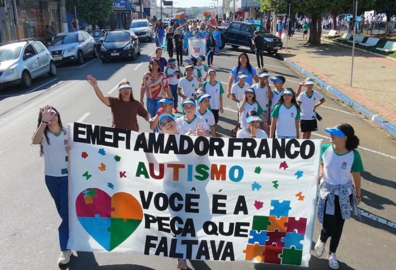 Prefeitura de Dracena dá início às ações do Abril Azul com caminhada em prol da inclusão de pessoas com TEA