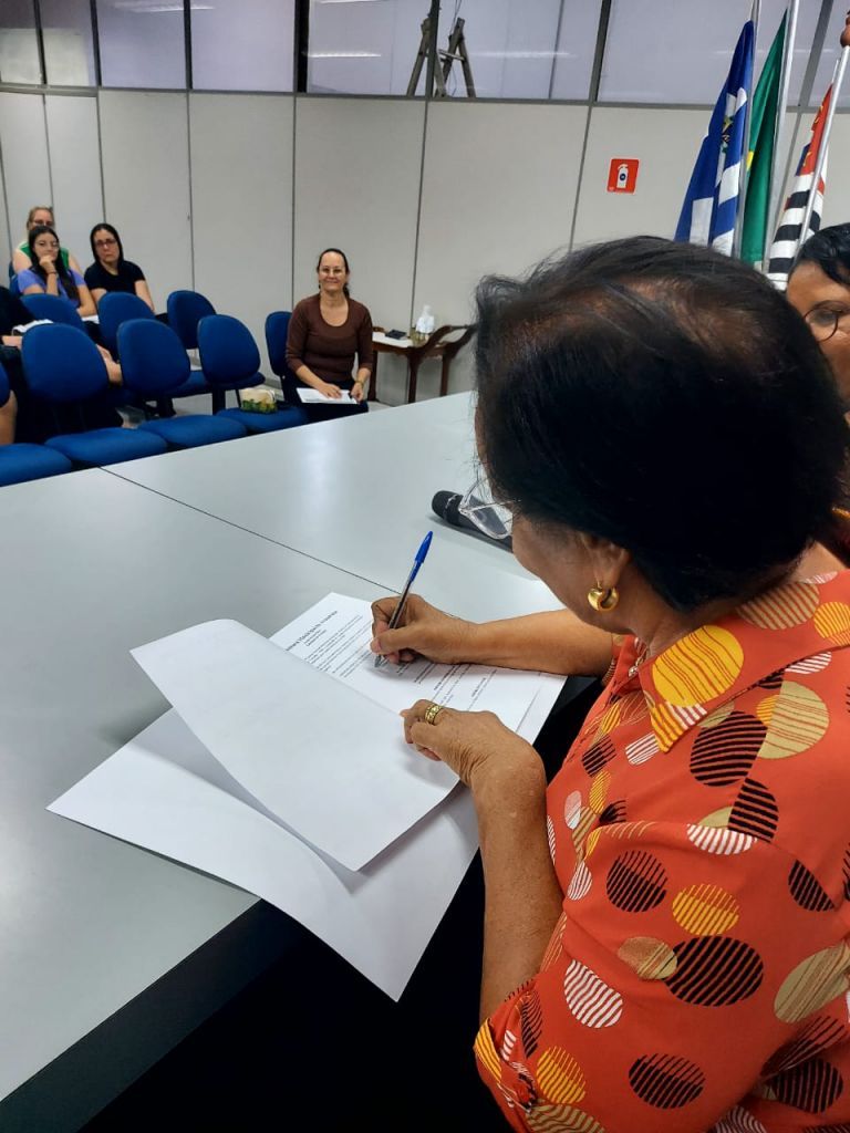 Novos conselheiros do CAE tomam posse no Salão Azul em Araçatuba.