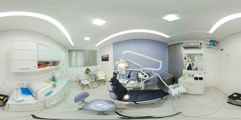 Dentista 24h em Aracaju - Dra. Mairaira Leão (Periodontista e Implantodontista).