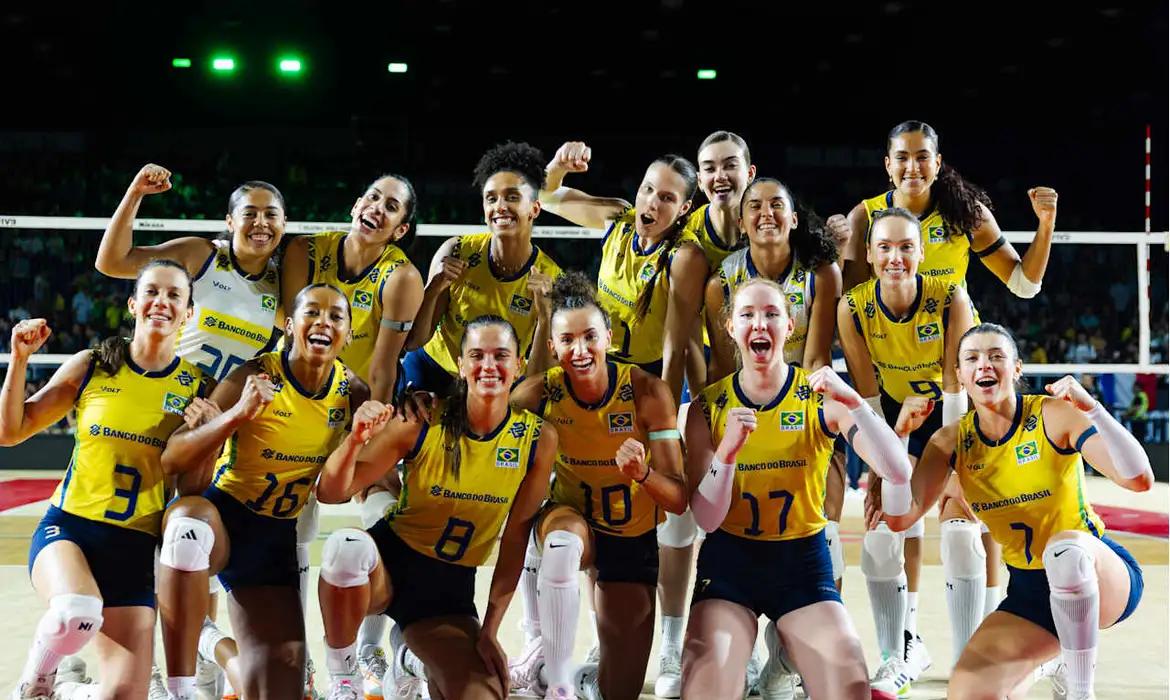 Brasil vence França e avança no Mundial de Vôlei Feminino