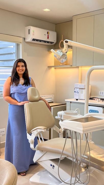 Dra Fernanda Damasceno - Odontologia Estética