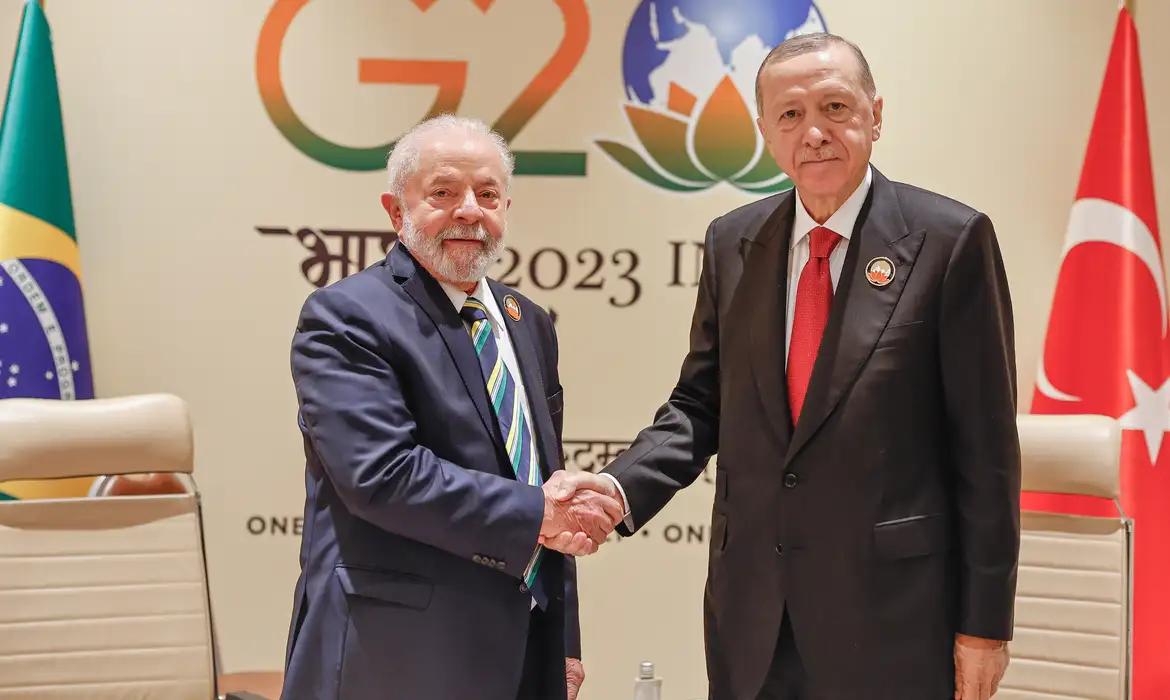 Lula e Erdogan discutem paz em Gaza e cooperação Brasil-Turquia em reunião telefônica