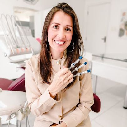 Dra. Rosa Alina Freitas - Referência Odontologia Estética