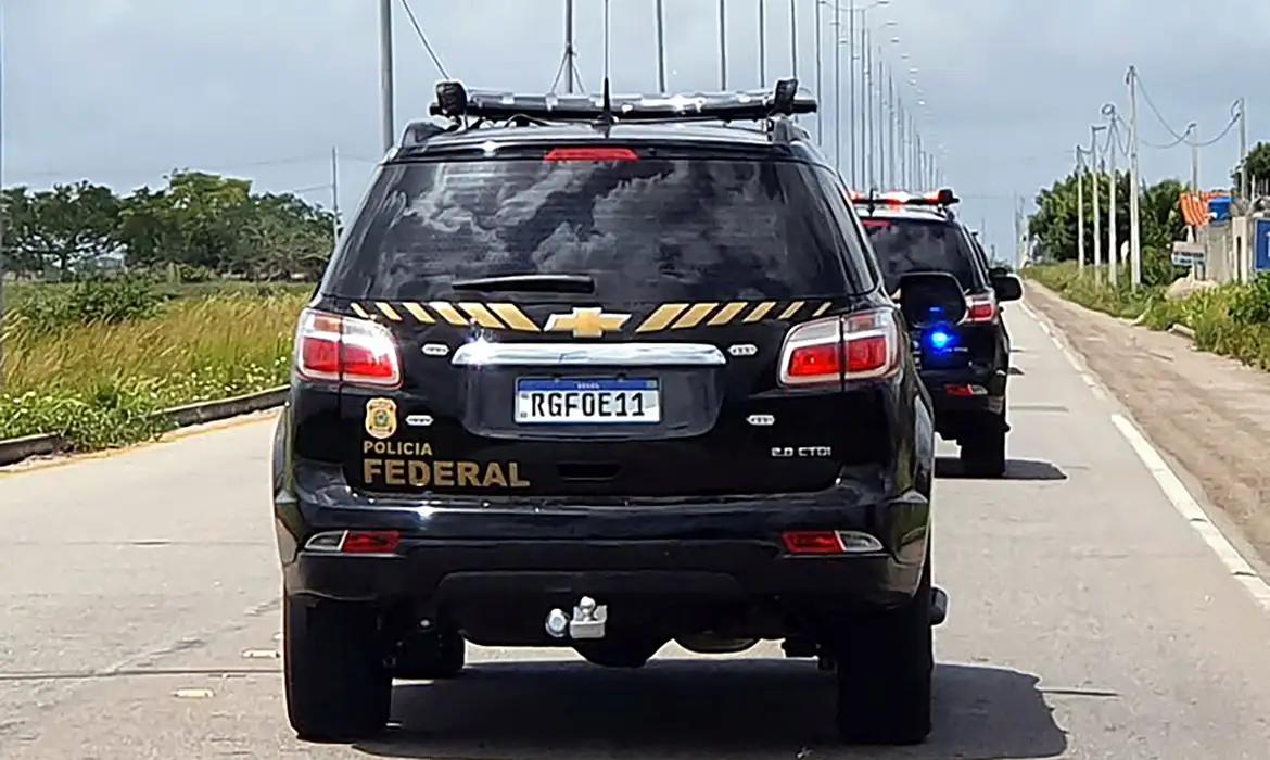 Polícia Federal realiza operação contra tráfico de cocaína do PCC no interior de São Paulo e fronteira com Bolívia