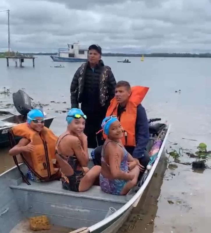 Ver mais sobre Jovens nadadores de Andradina surpreendem na Travessia do Rio Paraná com boas colocações Jovens nadadores de Andradina surpreendem na Travessia do Rio Paraná com boas colocações