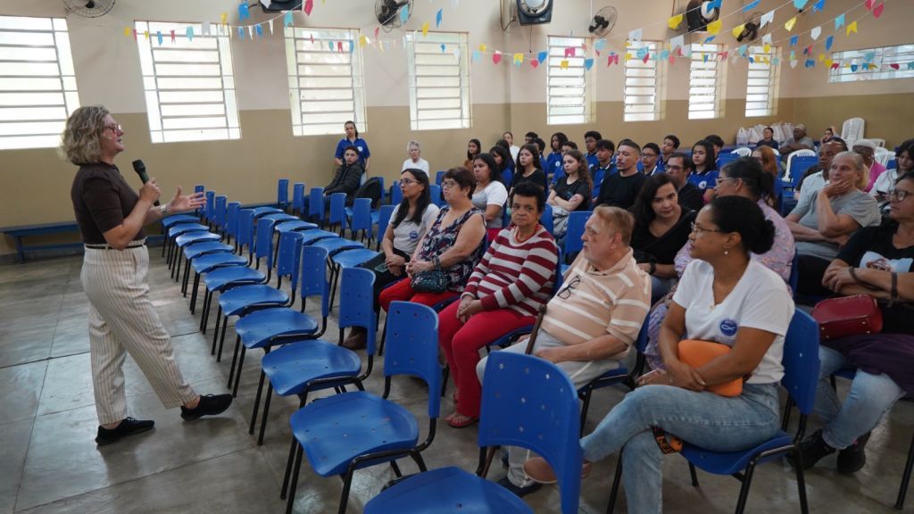 A professora doutora Denise Maria Frank de Almeida foi uma das palestrantes