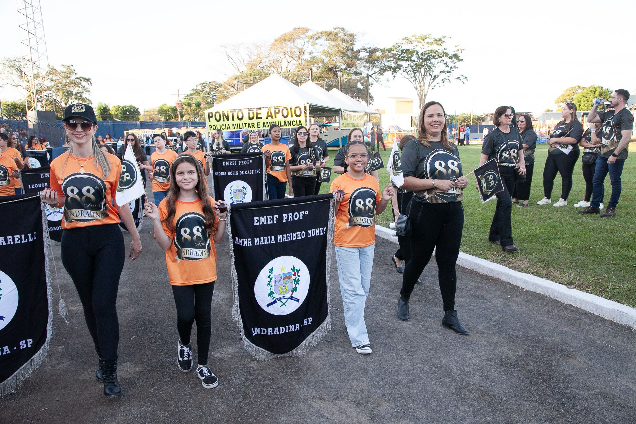 Desfile cívico no Estádio Evandro Brembatti, Andradina 88 anos.