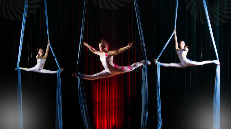 Apresentação de Acrobacias na Terceira Idade em Guararapes