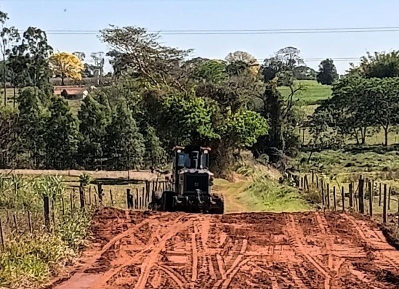 Melhorias nas Estradas Rurais do Triângulo em Andradina Facilitam Transporte e Garantem Segurança