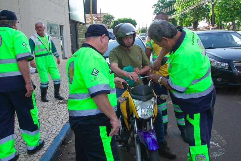 Ação conjunta promove conscientização sobre segurança no trânsito em Andradina