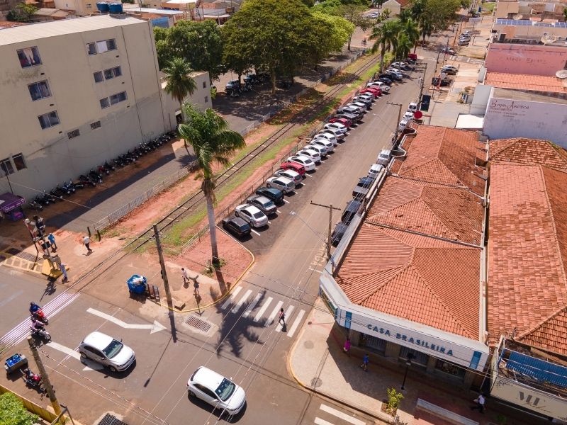 Câmara de Andradina debate reimplantação da Área Azul para melhorar estacionamento no centro
