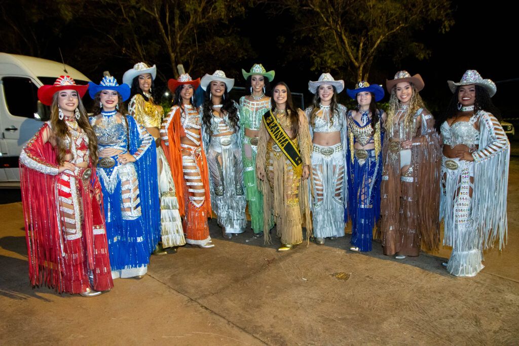 Bianca Terumi coroada Rainha da Estância Turística em Pereira Barreto.