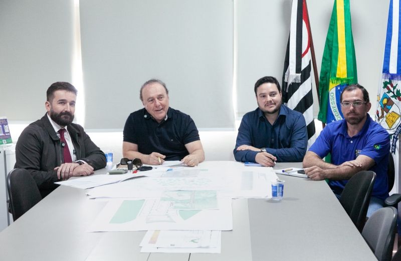 Vereador Hugo Zamboni celebra regulamentação de lei que amplia acesso a medicamentos em Andradina