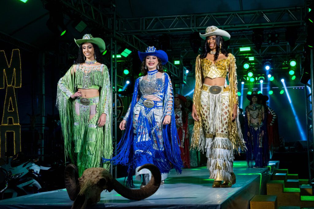 Bianca Terumi coroada Rainha da Estância Turística de Pereira Barreto 2023.