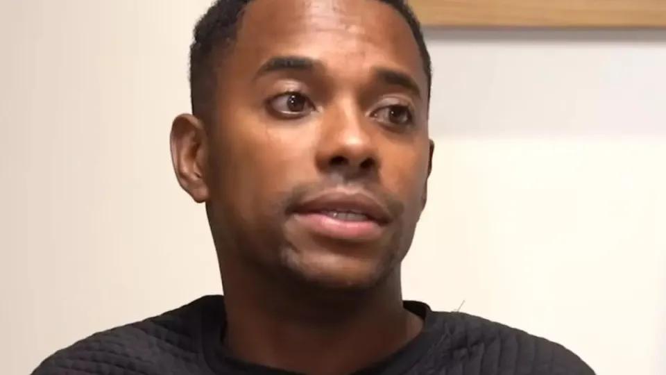 Imagem de Robinho relata rotina na prisão sem privilégios Robinho relata rotina na prisão sem privilégios