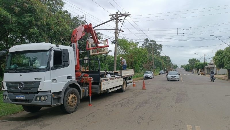 Instalação de Semáforo no Cruzamento da Rua Paraíba com a Avenida Rio Grande do Sul em Andradina