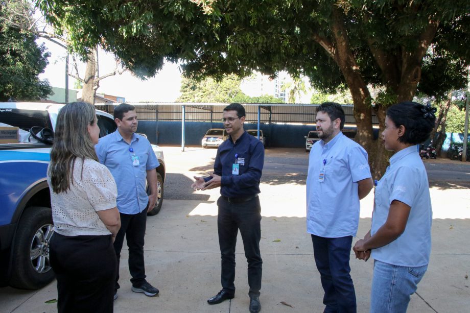Cerimônia de doação no Hospital Regional com autoridades de Três Lagoas.
