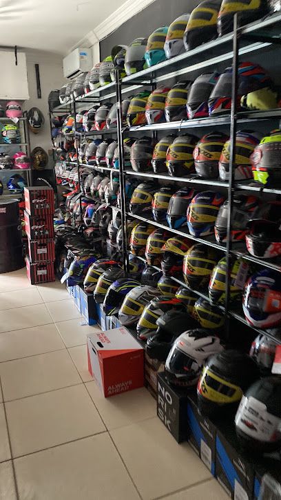CAPACETERIA.CLUB