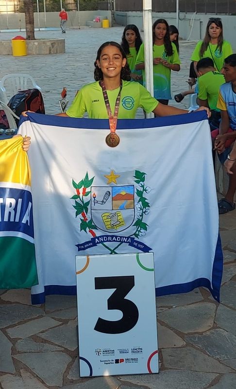 Maria Eduarda Rudalov Oliveira (15 anos): Medalha de bronze nos 50m costas