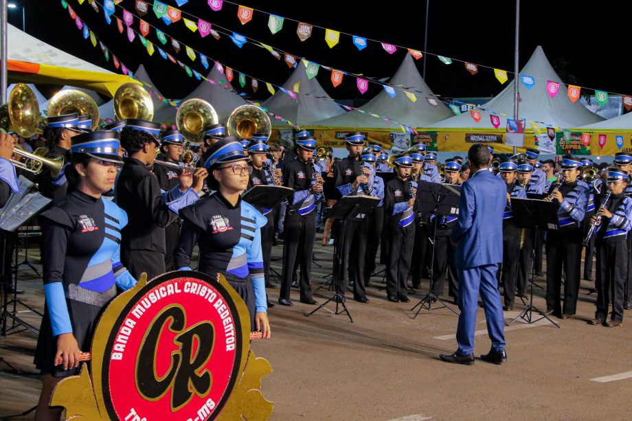 Banda Falamansa animando o público no Festival Gastronômico Caipira.