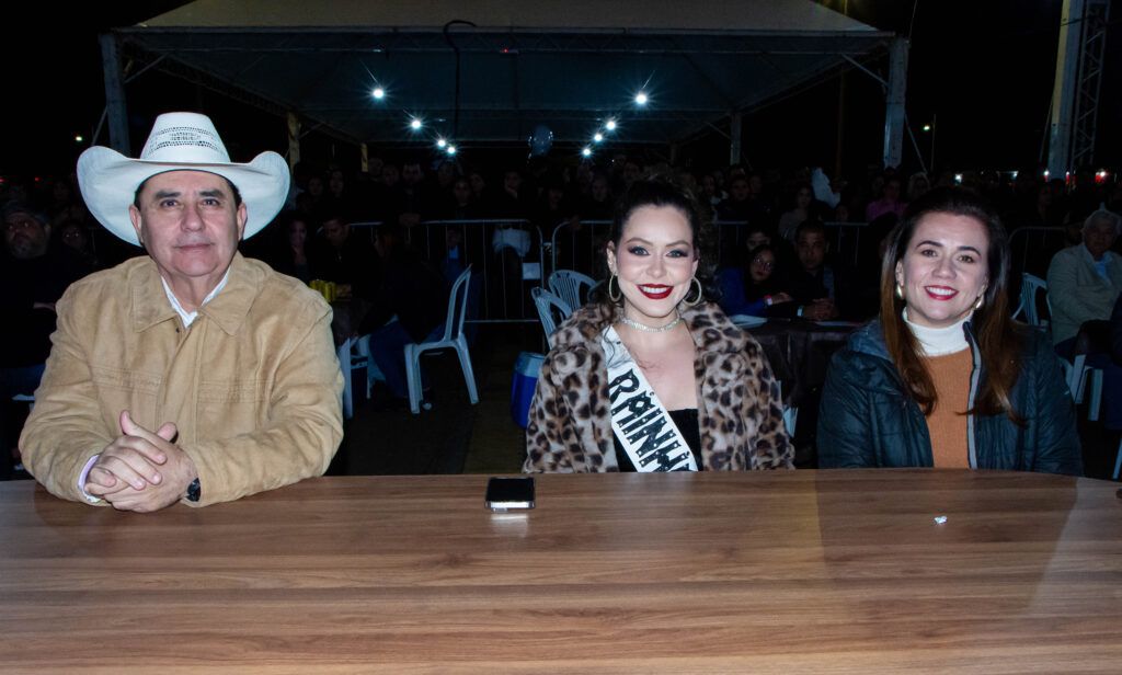 Bianca Terumi coroada Rainha da Estância Turística em Pereira Barreto.