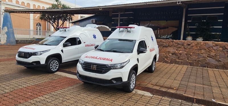 Governo de Castilho entrega duas ambulâncias adquiridas com recursos próprios para reforçar atendimento de urgência