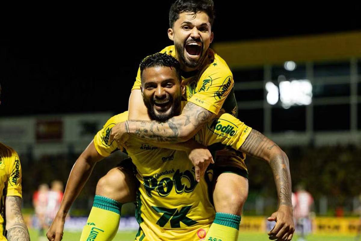 Mirassol vence São Paulo por 3 a 0 e se consolida no G4