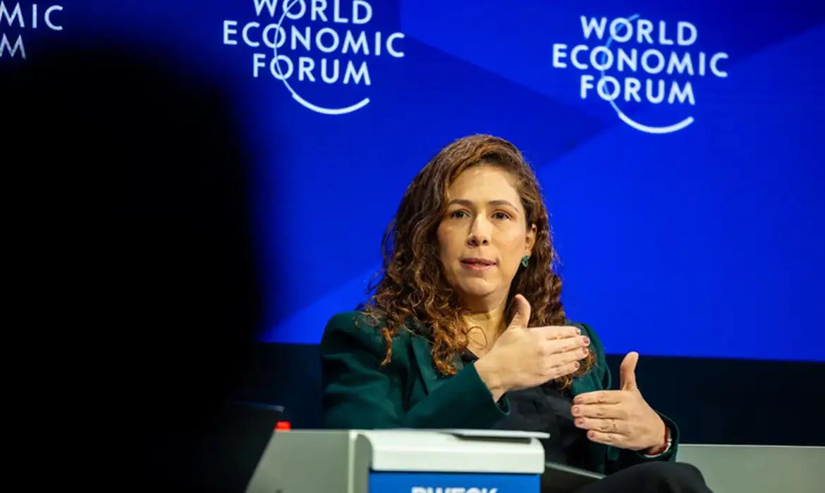 Esther Dweck destaca a importância da integração latino-americana para impulsionar crescimento em Davos