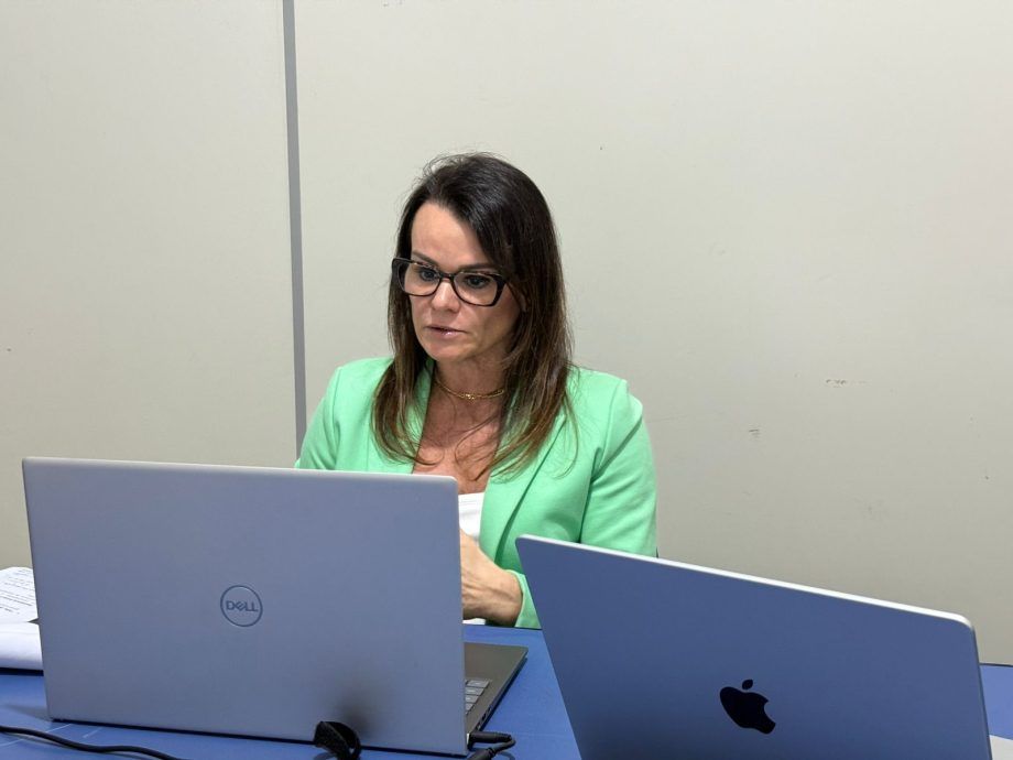Servidora de Três Lagoas destaca gestão pública em seminário