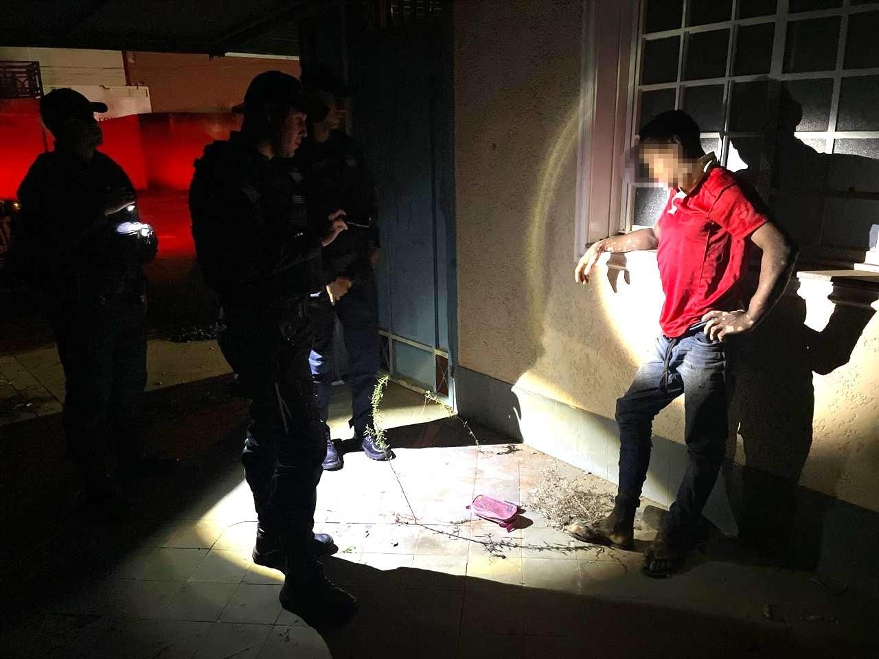 Homem detido em Três Lagoas por furto, "Boca Rosa", com tornozeleira eletrônica.