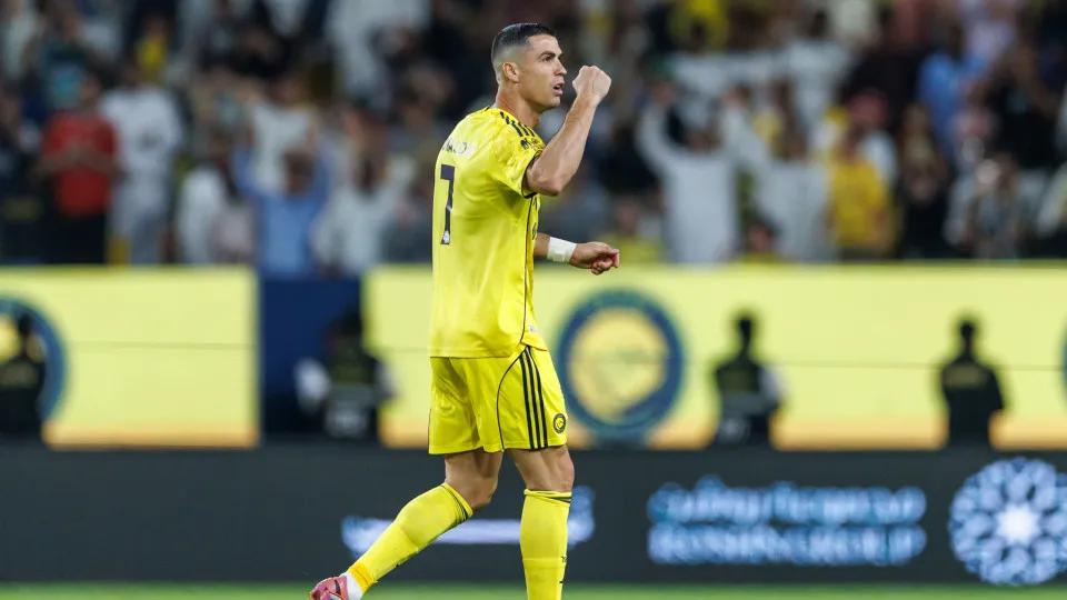 Cristiano Ronaldo planeja investir no Al Nassr e viver na Arábia