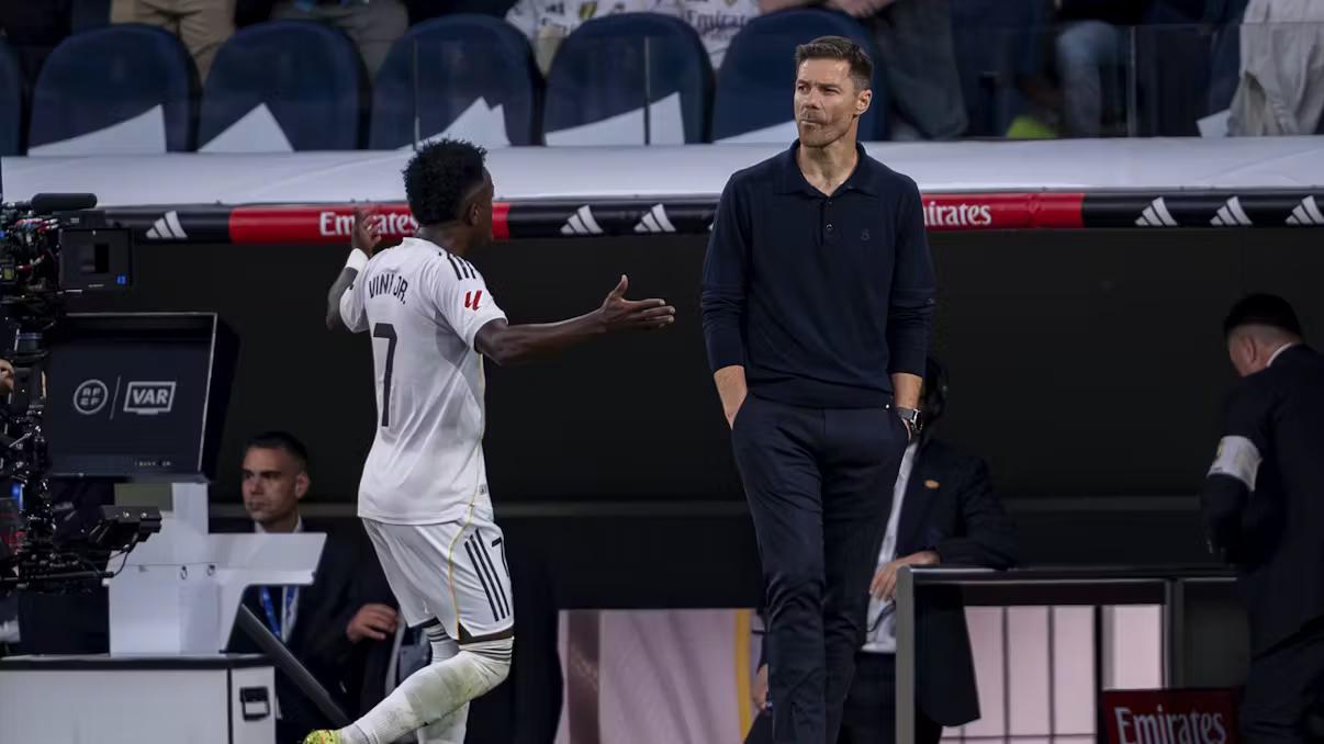 Real Madrid: Vinícius Júnior e Xabi Alonso se reconciliam