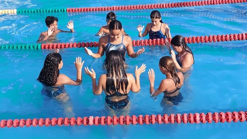 Nadadora Julia Naomi Utida participa de campeonato sul-americano