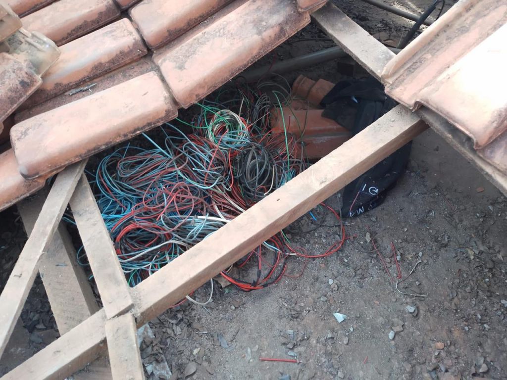 Guarda Civil Municipal de Araçatuba prende suspeito de furto de fios elétricos.