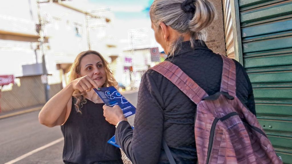 Roda de conversa sobre inclusão social no CRAS de Araçatuba
