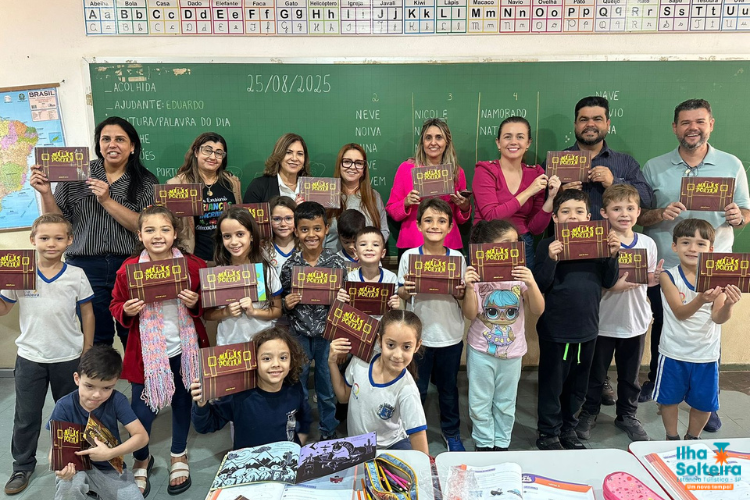 Alunos de Ilha Solteira recebem kits literários do Sesi