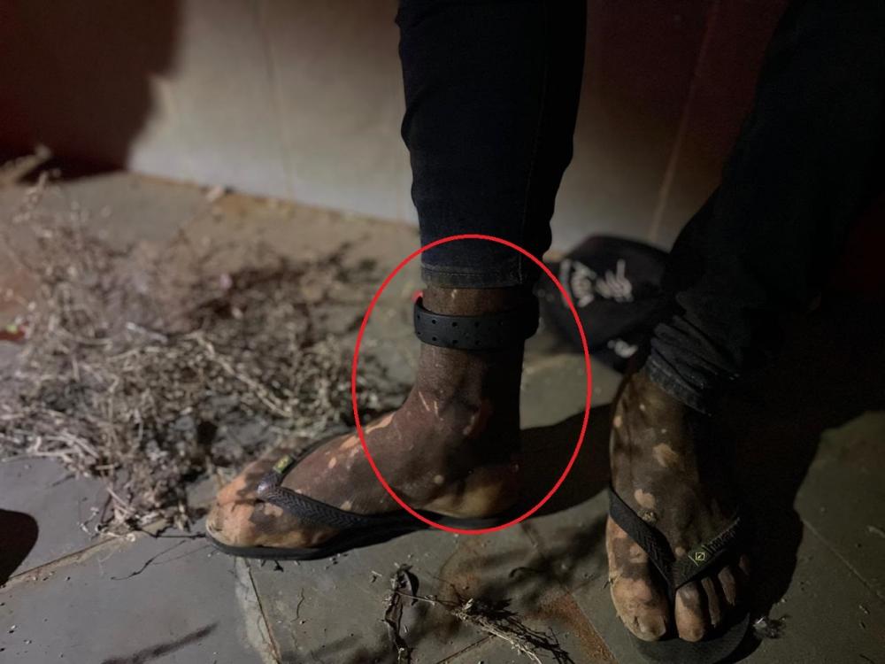 Homem preso em Três Lagoas por furto, uso de tornozeleira eletrônica.