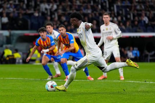 Real Madrid goleia Valencia por 4 a 0 na La Liga