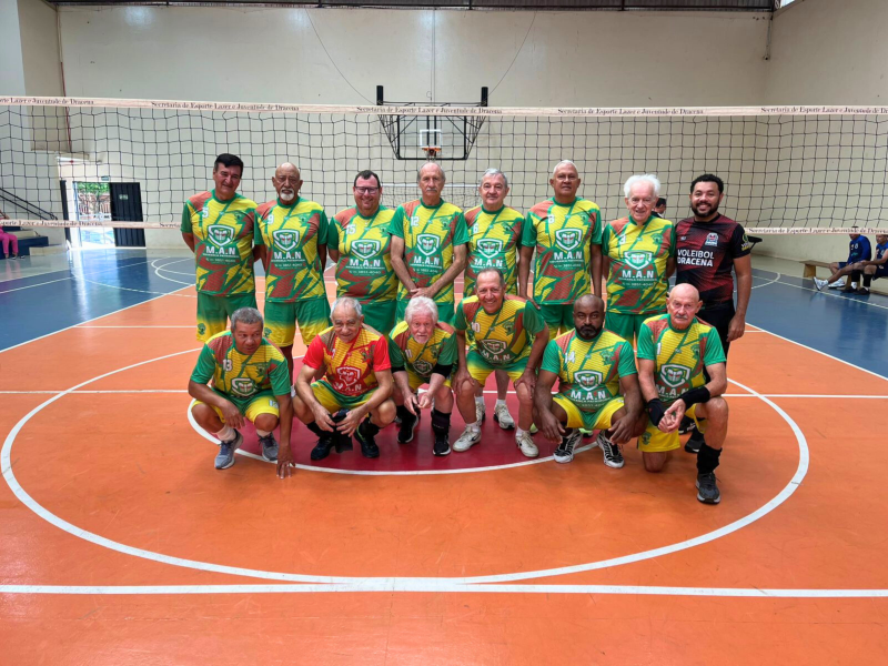 Atletas dracenenses competem em finais de basquete e futebol.