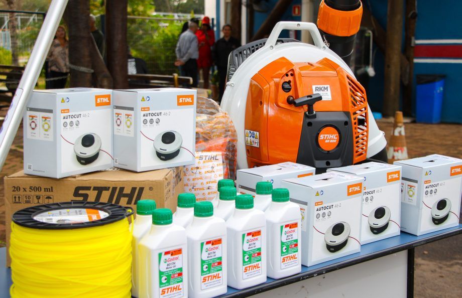 Prefeito e APETL doam equipamentos ao Balneário Municipal