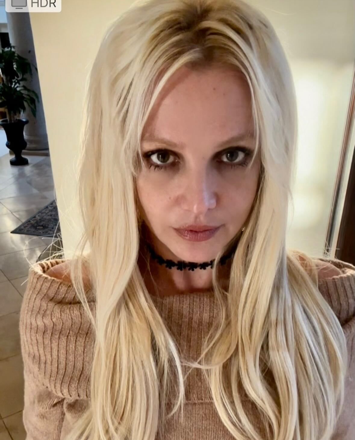 Britney Spears está afastada dos filhos, diz ex-marido