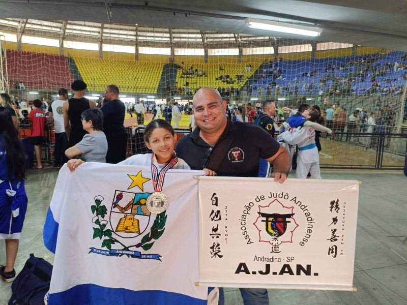 Emili Silva conquista 2º lugar no Paulista de Judô