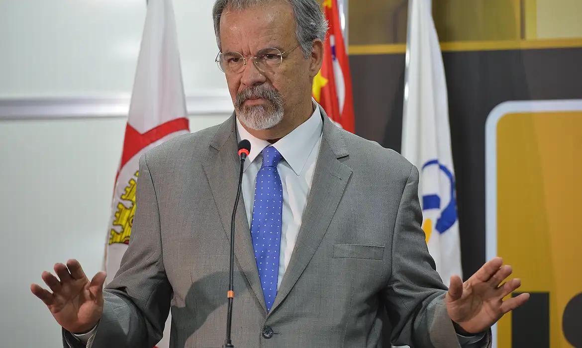 Rau Jungmann, ex-ministro e líder político de destaque, falece aos 73 anos