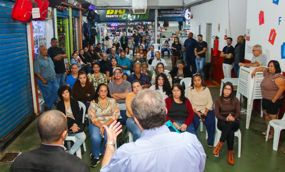Prefeito discute transição para novo Shopping Popular